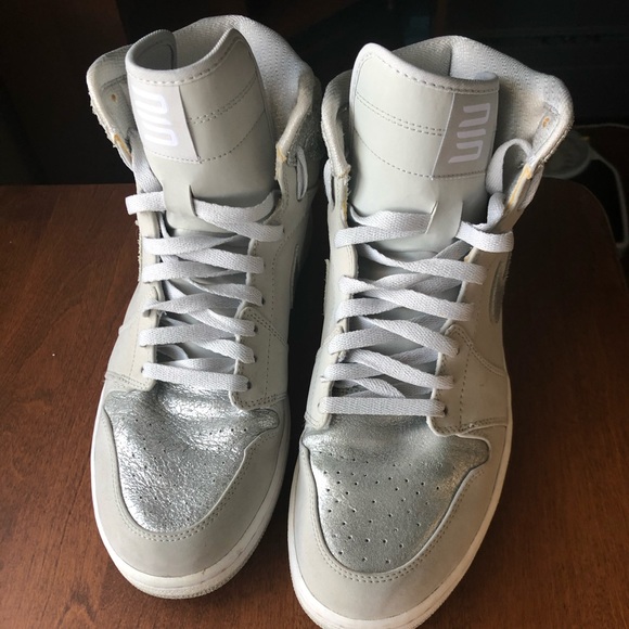 Jordan 1 Retro Silver Anniversary - Picture 2 of 3